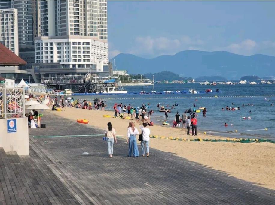 The Castle Ocean Suite Yeosu Exterior foto